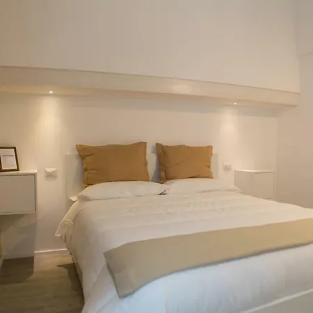 Sulla Roccia Dei Sassi *